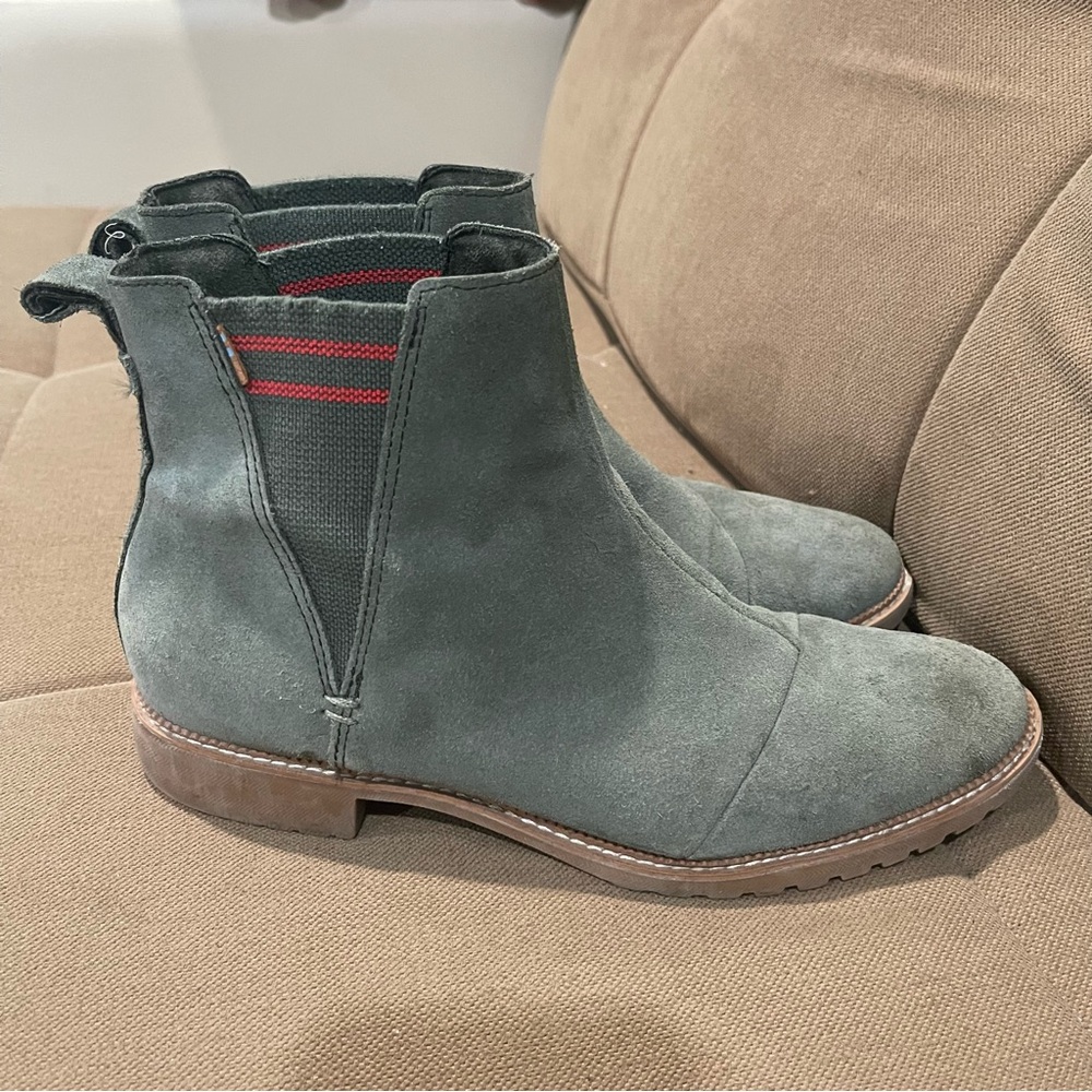 TOMS Olive Green Suede CLEO Pull On Chelsea Ankle Booties/Boots Sz 9.5 - Picture 4 of 14